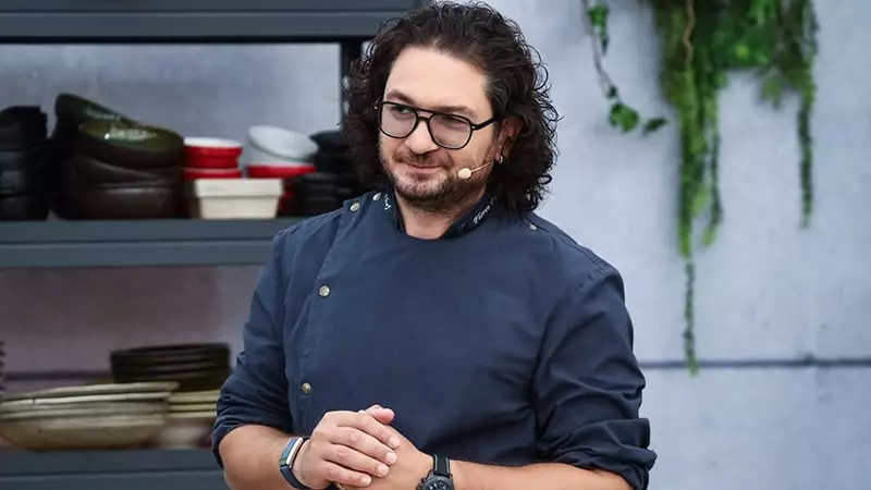 Florin Dumitrescu in platoul emisiunii Chefi la cutite