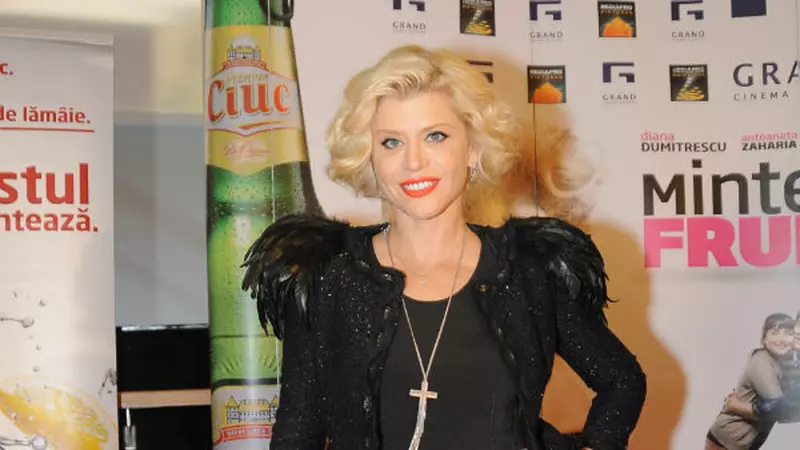 Vedete la avanpremiera filmului "Minte-ma frumos"