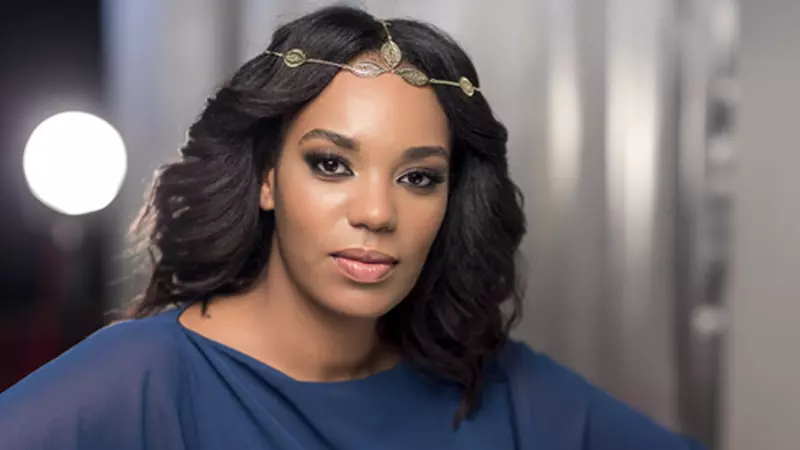 Julie Mayaya: Viata dupa victorie