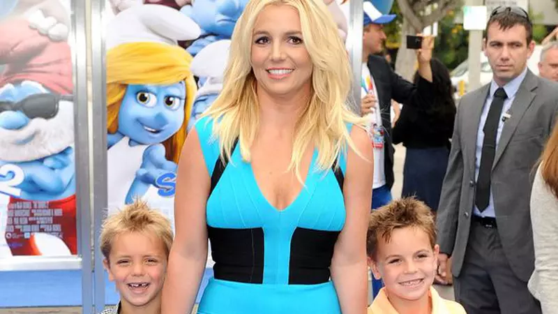 Britney Spears şi Katty Perry la premiera filmului The Smurfs 2