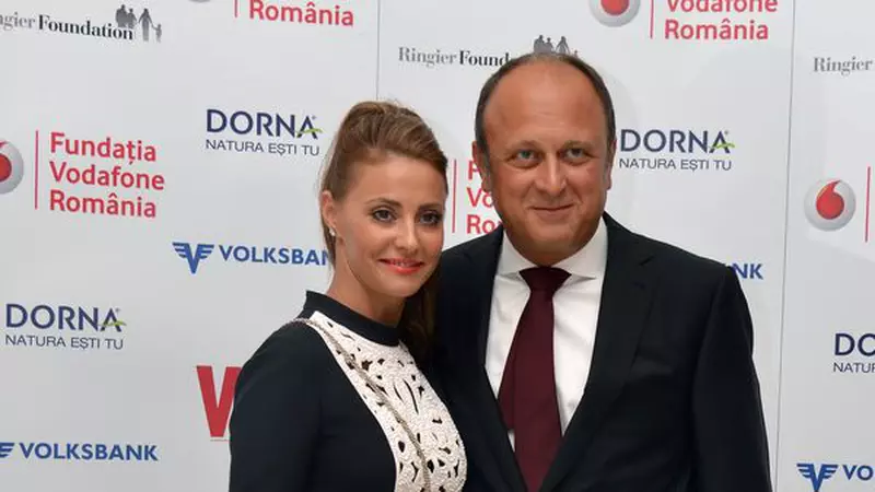 Diana Şucu, Virgil Ianţu, Nicole Cherry şi Loredana la VIVA! Charity Gala