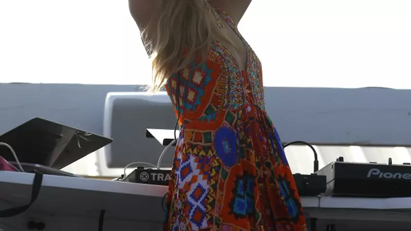 Ce fac vedetele în vacanţă