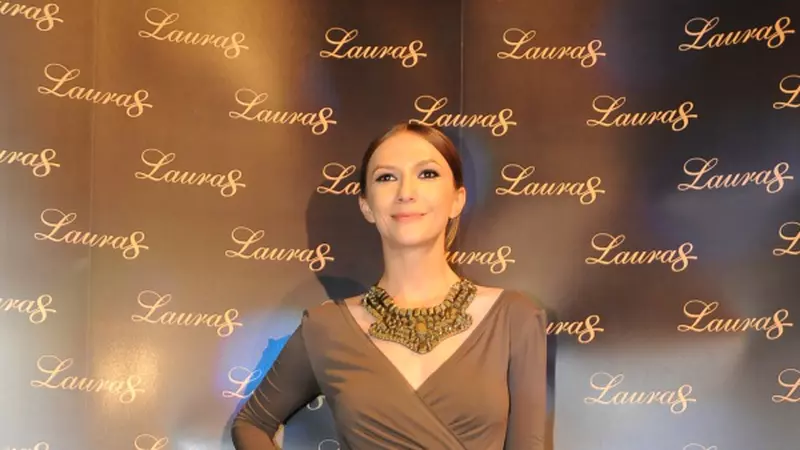 Adela Popescu la 28 de ani. Iată cele mai frumoase apariţii de pe covorul roşu!