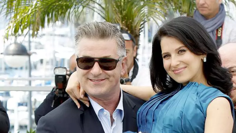 Vedete căsătorite cu necunoscuţi