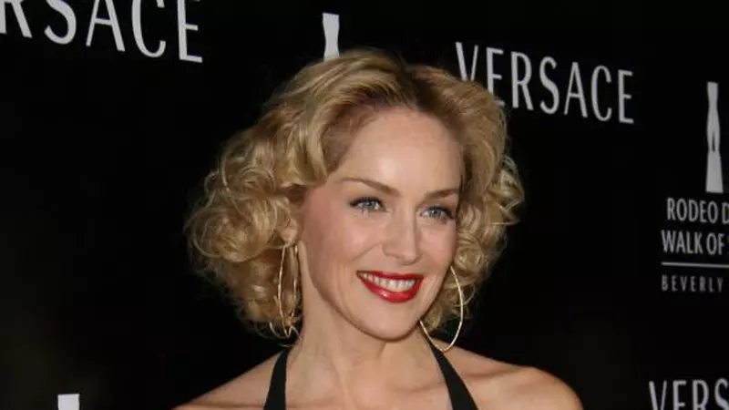Sharon Stone la 57 de ani. Top apariţii sexy şi glam