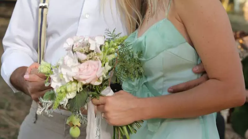 Primele imagini de la cununia Laurei Cosoi