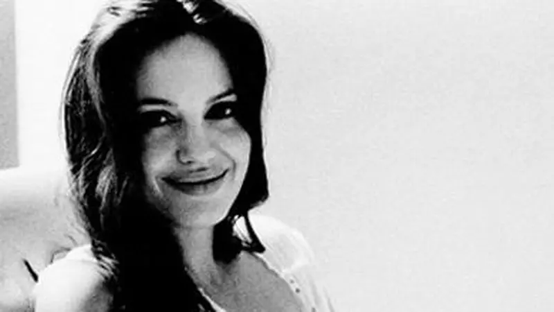 Fotografii inedite cu Angelina Jolie, realizate de Brad Pitt în urmă cu 7 ani