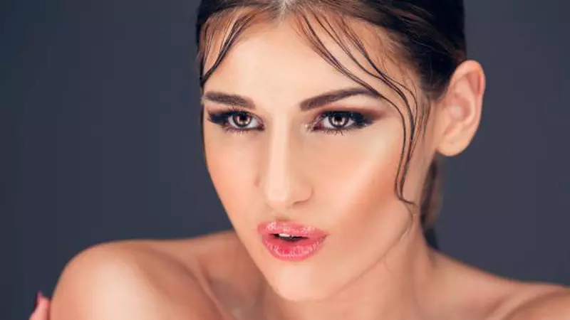 Alina Eremia şi-a sărbătorit ziua de naştere lansând videoclipul "Original"