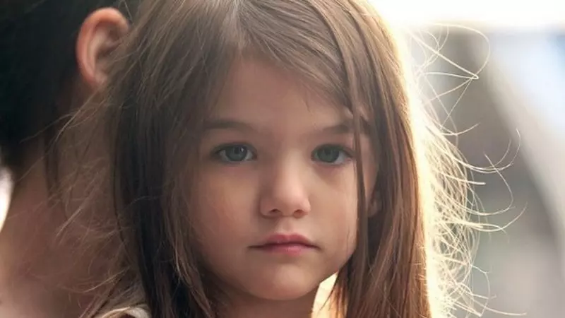 Cum arată Suri Cruise la 10 ani