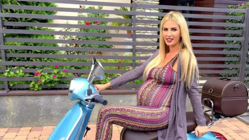 Vedete însărcinate, dar foarte active