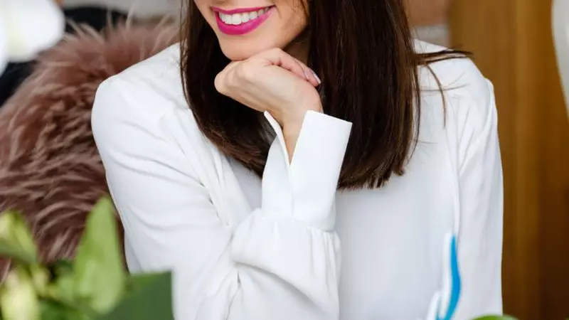 Ce discută Andreea Raicu la prânz cu prietenele