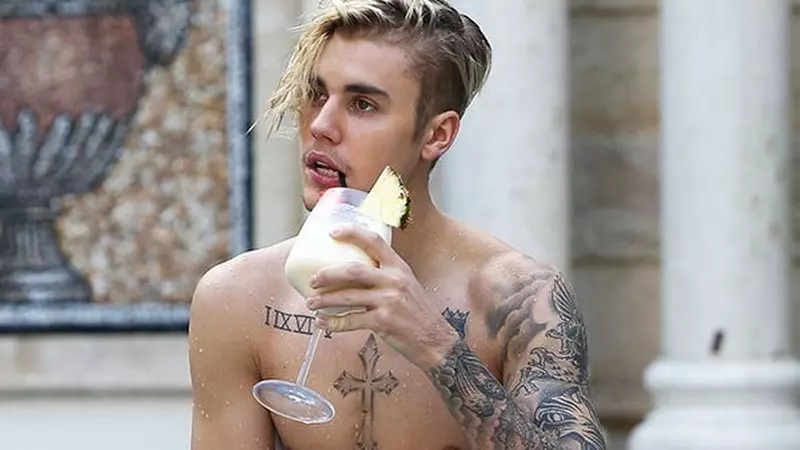 TOP 15 ipostaze HOT - Justin Bieber