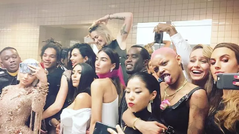 Adevărata petrecere de la Met Gala a avut loc la… baie!