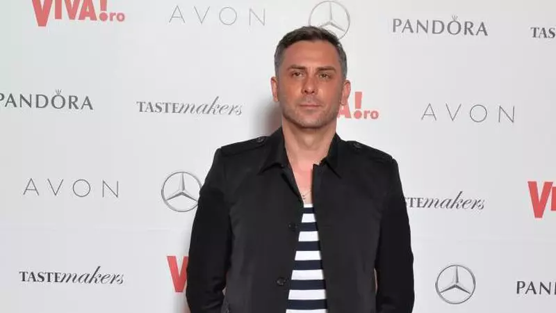 Cum isi comenteaza Ovidiu Buta tinutele de la petrecerile Viva! In 2009 a purtat tinuta preferata!