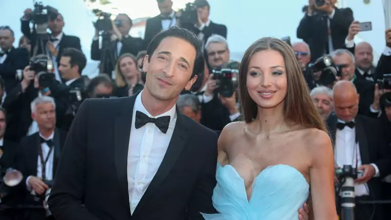 Adrien Brody și Lara Lieto - cel mai frumos cuplu de la ceremonia de deschidere a Festivalului de Film de la Cannes