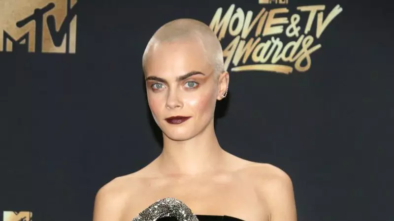 Sună periculos, trage fusta mai jos - Vedetele care au purtat fuste scurte la MTV Movie & TV Awards