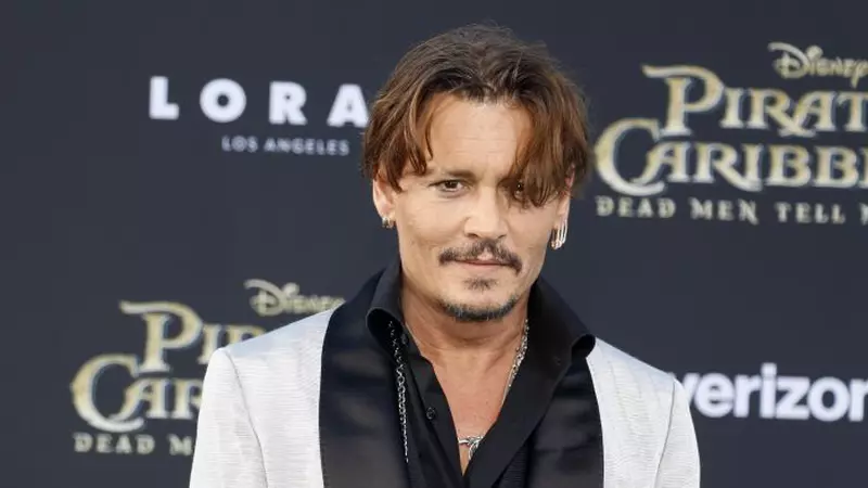 Johnny Depp, apariția extrem de sexy la premiera mondială „Pirates of the Caribbean: Dead Men Tell No Tales”