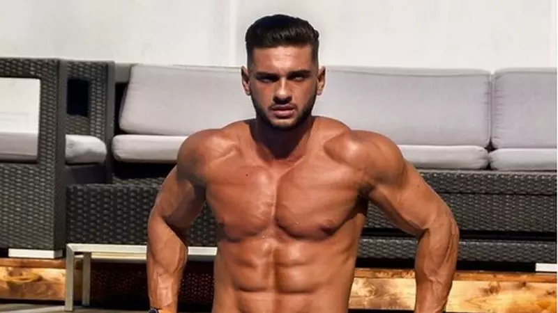 Oglindă, oglinjoară, cine-i cel mai musculos din țară?