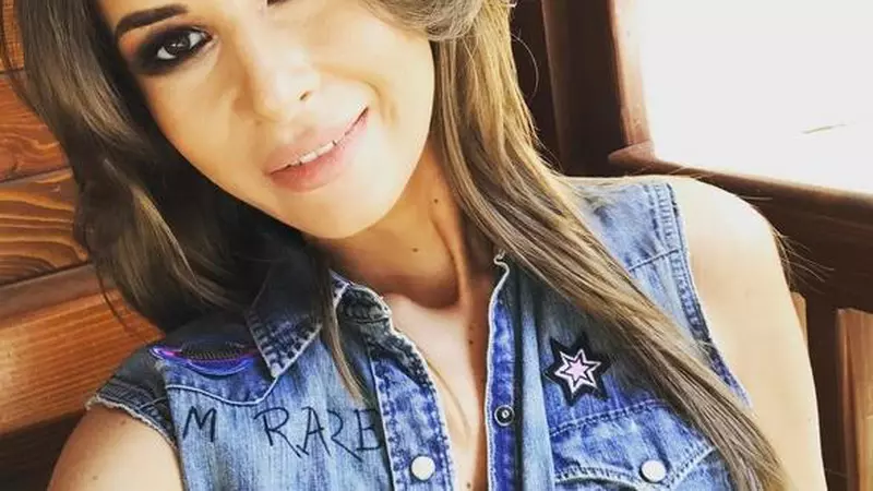 Căutăm vedeta cu dimensiunile 90-60-90: Astăzi, Cristina Mihaela de la „Bravo, ai stil!”