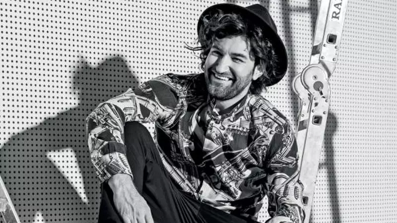 Smiley a împlinit 34 de ani. Cum arăta artistul când se iubea cu Laura Cosoi!