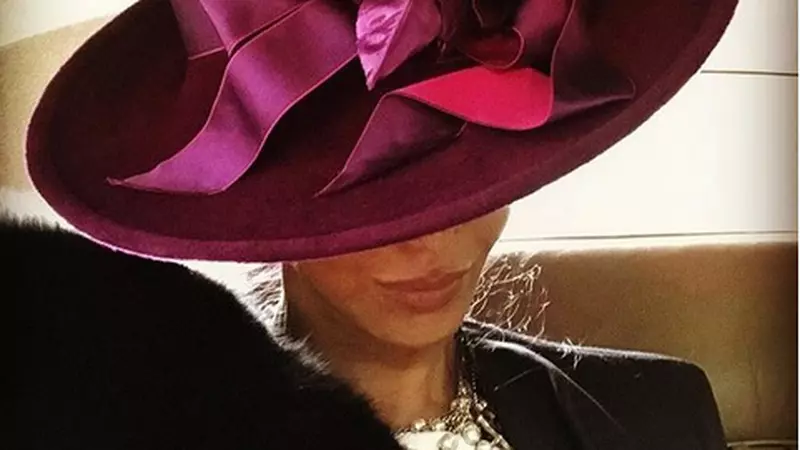 Mihaela Rădulescu a făcut furori la un eveniment cu ținutele ei vintage. Vedeta s-a transformat într-o divă a anilor ’50!