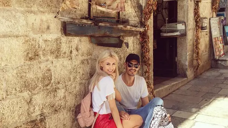 Andreea Bălan a plecat cu șoțul și fiica ei în vacanță. Iată ce destinație a ales artista! FOTO