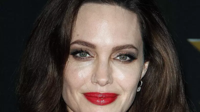 Angelina Jolie, din ce în ce mai slabă! Vedeta a șocat oamenii cu apariția ei