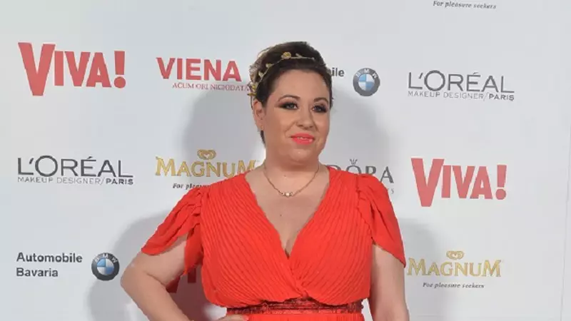 Oana Roman pune la punct lumea mondenă, din 16 noiembrie. Vedeta va avea propria emisiune - VIDEO