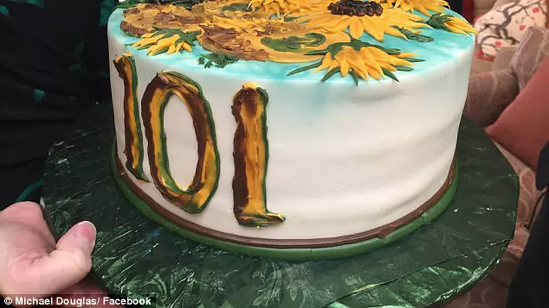 Kirk Douglas – o legendă în viață! Actorul a împlinit 101 ani!