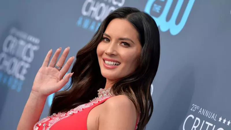 Critics’ Choice Awards 2018 best dressed: Heidi Klum, Kaley Cuoco și Angelina Jolie au făcut furori pe covorul roșu!