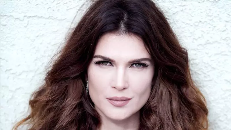 Monica Bîrlădeanu: "Am o problemă cu sărbătorile care ne forțează să fim îndrăgostiți"