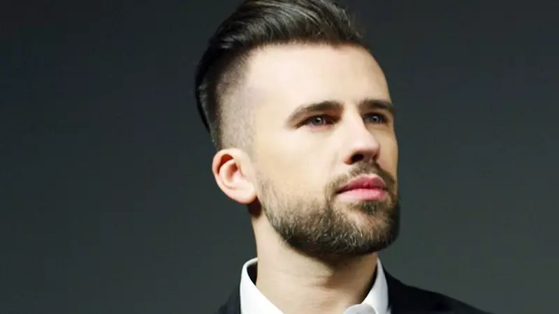 EXCLUSIV! Cu cine împarte patul Florin Ristei, prezentatorul emisiunii "Prietenii de la 11"