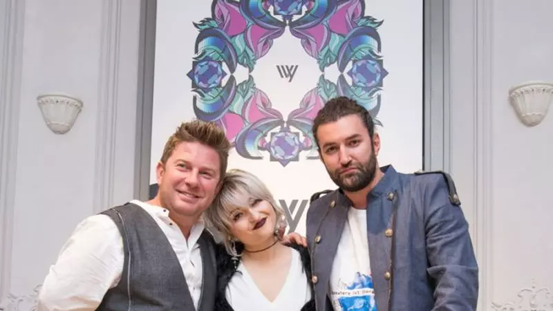 Ea este femeia care îl îmbracă pe Smiley