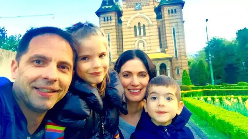 Dan Negru petrece mult timp liber alături de copii: "Îi ajut şi eu la lecţii!"