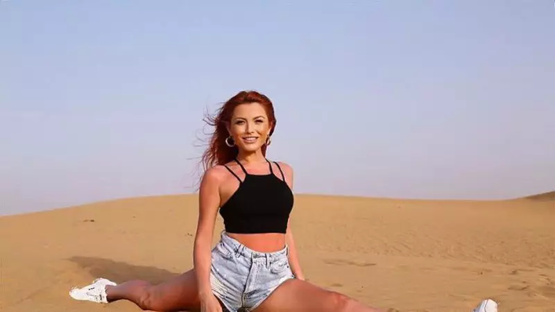 Costumul de baie nu iartă! Cum se pregătesc vedetele pentru sezonul cald