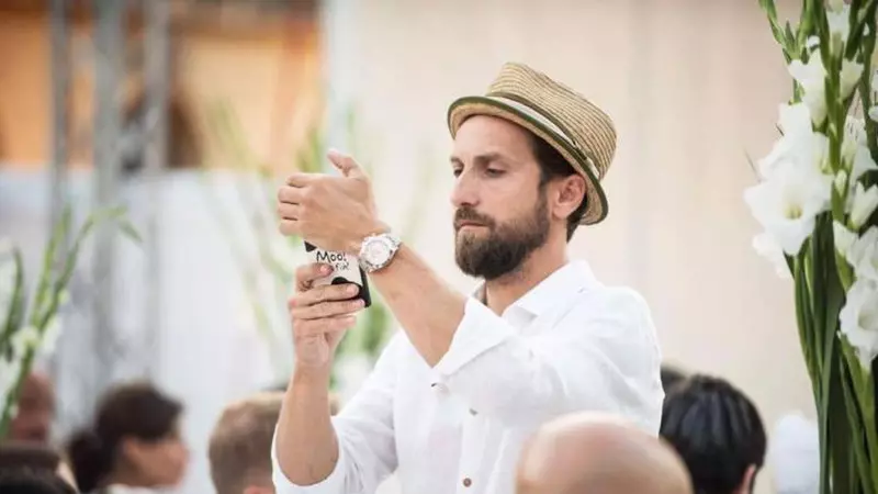 Dani Oțil, despre femeia cu care a fost prins de paparazzi: ”Își asumă asta”