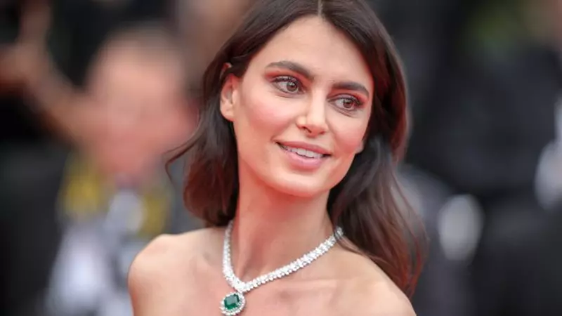 Catrinel Menghia, apariție de senzație pe covorul roșu, la Cannes