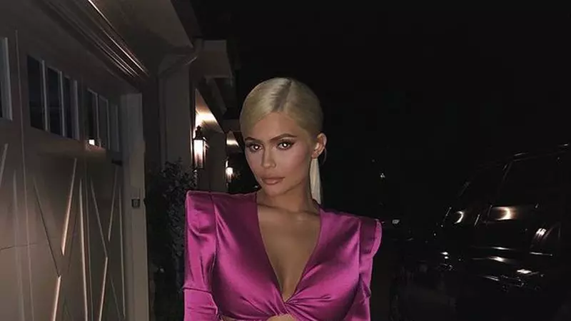 Kylie Jenner a împlinit 21 de ani. A sărbătorit într-un club de fiţe din Los Angeles