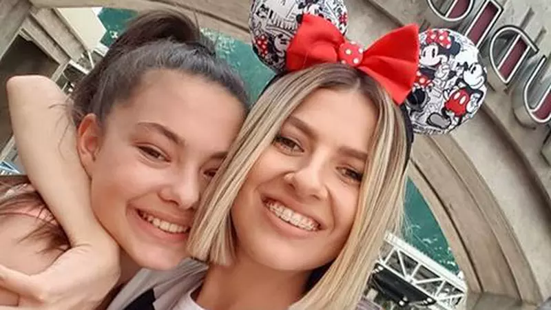 Lor le spun vedetele toate secretele! Cum arată și cu ce se ocupă frații și surorile celebrităților de la noi