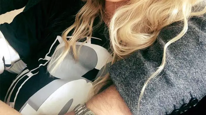 Andreea Bănică își dorește, Lucian Mitrea plătește. Artista este răsfățată de soțul ei: ”Aștept Crăciunul și cadoul”