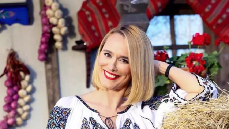 Cum arăta Andreea Esca la debutul în televiziune, acum 27 de ani. Avea părul lung şi era brunetă