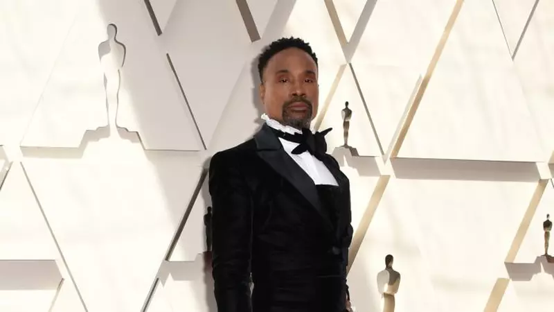 Nu s-a mai văzut în toată istoria Oscarurilor! Actorul care a eclipsat toate divele de la Hollywood cu ținuta sa, devenind viral