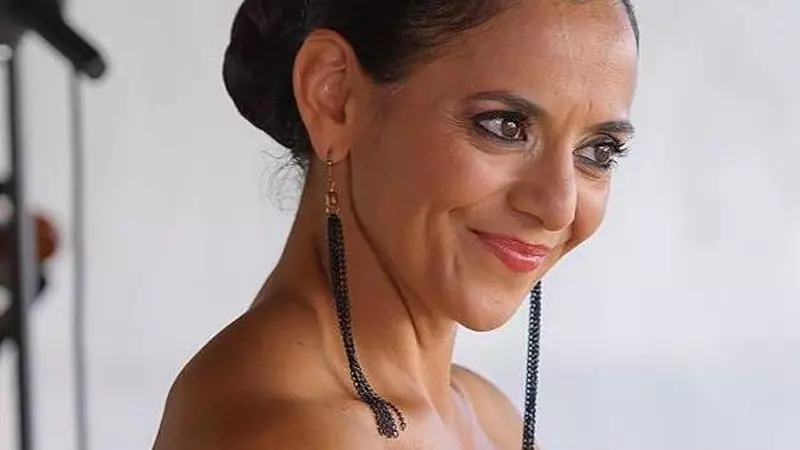 Vă mai amintiţi de Analia Selis? O tragedie a făcut-o să se retragă din lumea mondenă / Ce mai face acum cântăreaţa de origine argentiniană