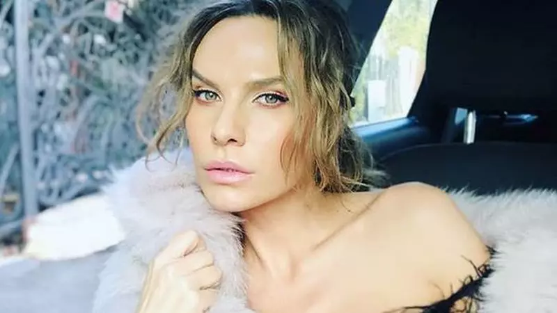 Acum provocatoare, atunci timidă! Cum arăta Anna Lesko în copilărie