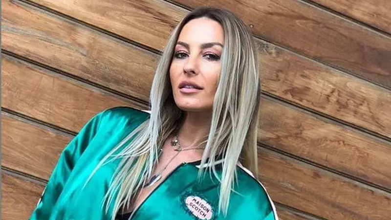 Cât s-a îngrășat Flavia Mihășan în timpul sarcinii și ce părere are despre operația de cezariană