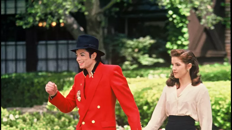 Lisa-Marie Presley, prima soţie a lui Michael Jackson, picanterii din dormitor: superstarul nu făcea sex nemachiat