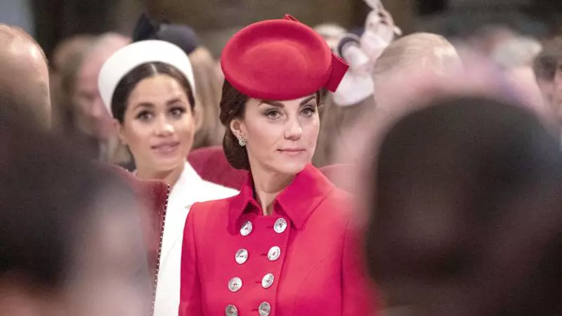 Meghan Markle și Kate Middleton s-au împăcat. Ducesele s-au sărutat în public!