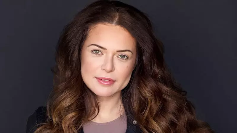 O mai ții minte pe Raluca Lăzăruț? Cum arată prezentatoarea TV la 5 ani de când a părăsit România