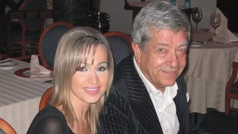 Simona Florescu avea 19 ani când s-a măritat cu Ion Dichiseanu, iar el 54. La Starea Civilă i-a aflat vârsta: „Credeam că ne-am căsătorit pentru că vrea copil, nu că mă iubea!”