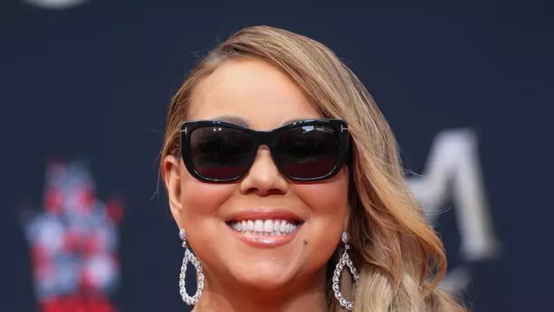 Mariah Carey a pierdut din nou lupta cu kilogramele. Artista s-a îngrășat 20 de kilograme în doar câteva luni!